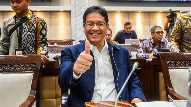 Menkeu Purbaya: Tutup Keran Impor Baju Bekas, Lindungi Industri Lokal