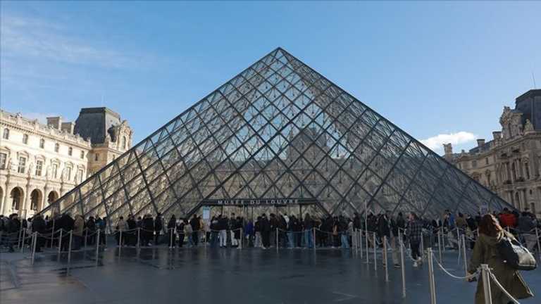 Perampokan Louvre: Dua Tersangka Baru Didakwa, Perhiasan Rp1,6 T Masih Hilang