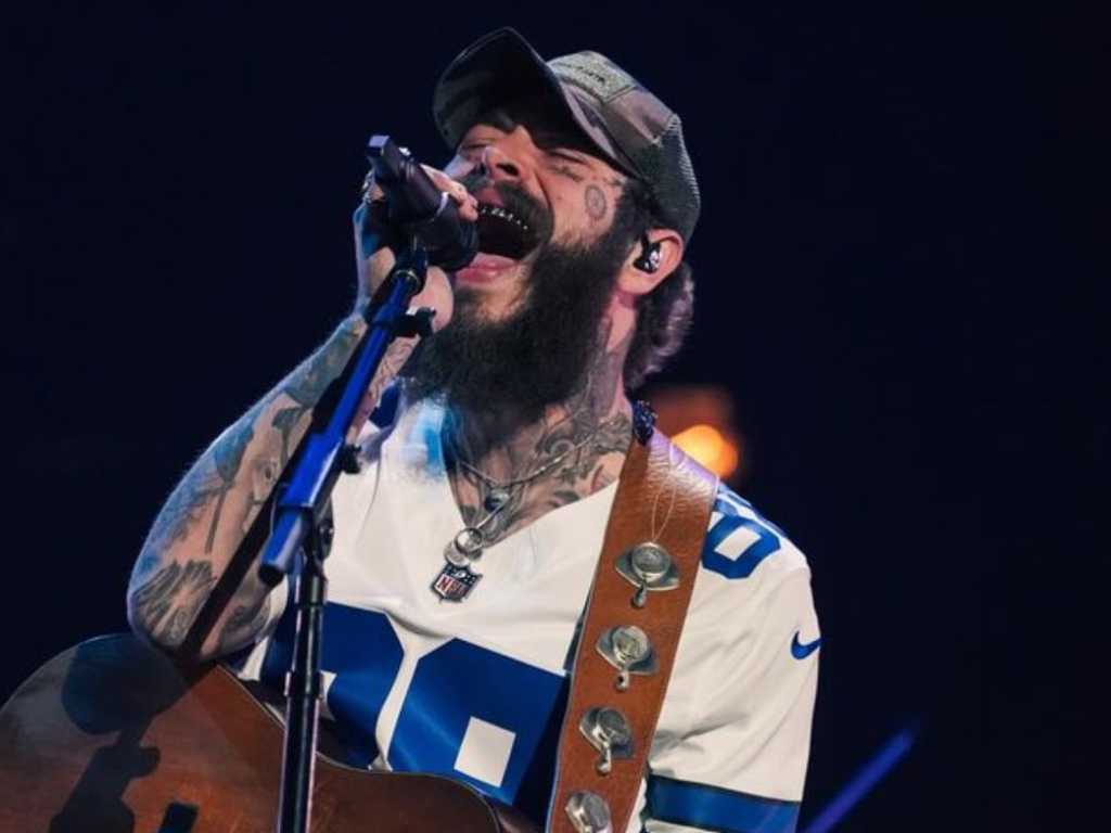Post Malone Guncang Paris, Pamer Label Fesyen 'Austin Post'