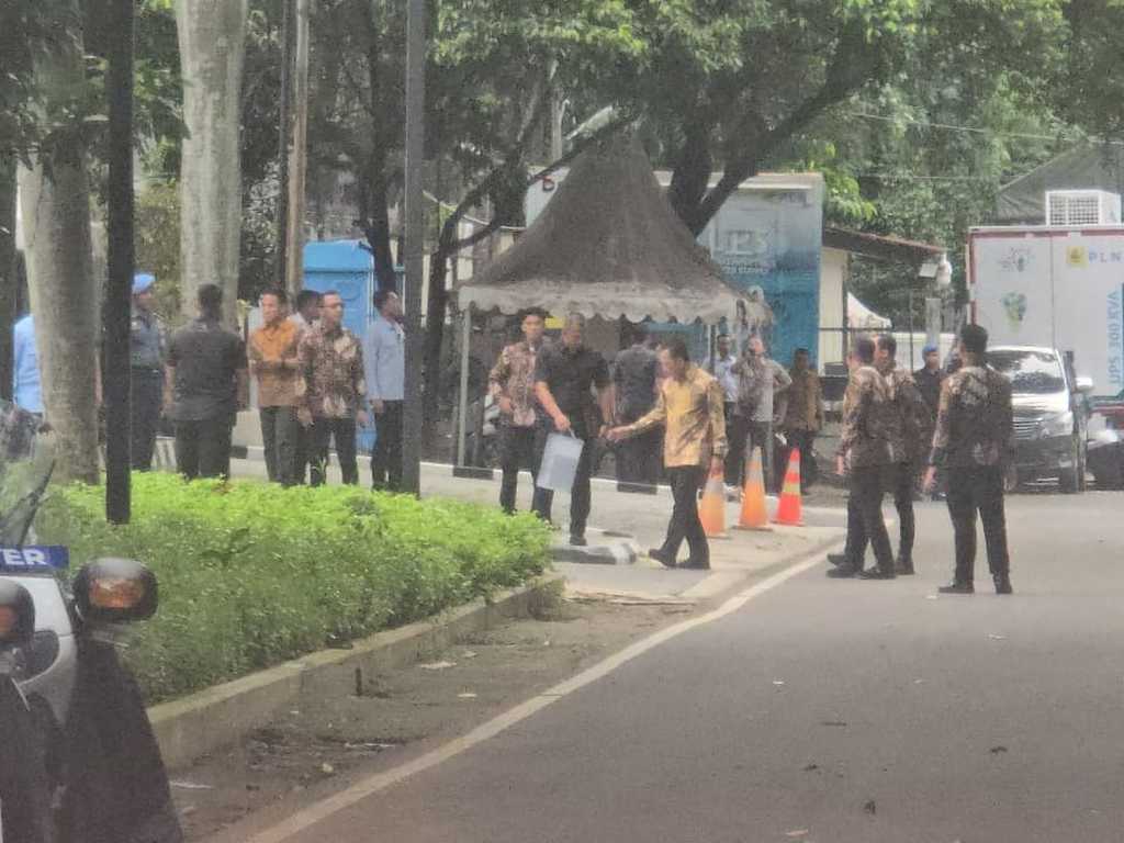 Presiden Prabowo Kumpulkan Pejabat Tinggi di Kertanegara: Agenda Rahasia?