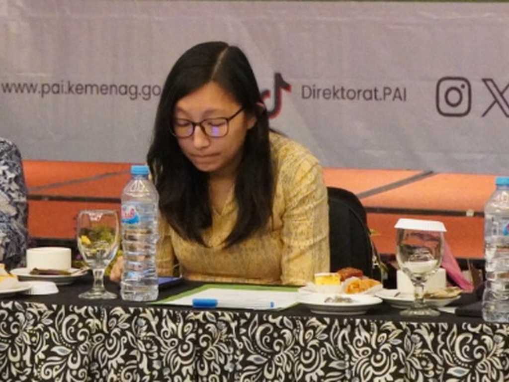Guru Besar UI: Pencabutan Paspor Jurist Tan & Riza Chalid Berujung Stateless