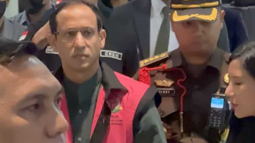 Nadiem Makarim Tersangka Korupsi Chromebook, Sumpah Demi Tuhan Tak Bersalah