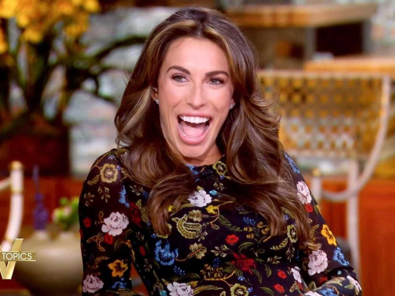 Cohost The View, Alyssa Farah Griffin, Umumkan Hamil Bayi Laki-laki Setelah IVF