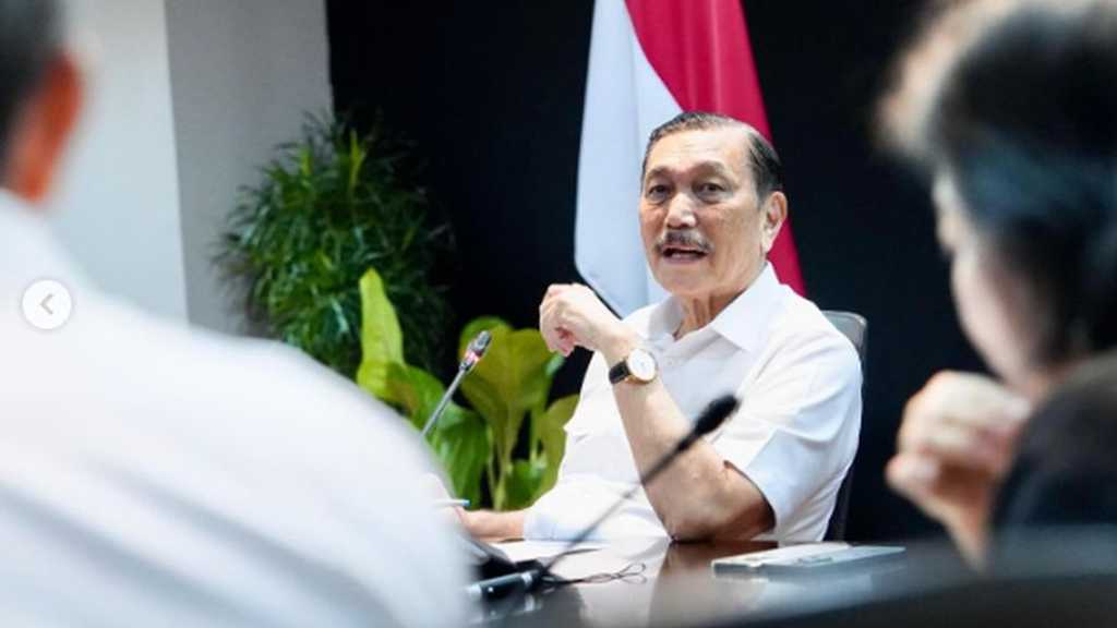 Luhut: Digitalisasi Bansos Uji Coba Banyuwangi September, Nasional 2026