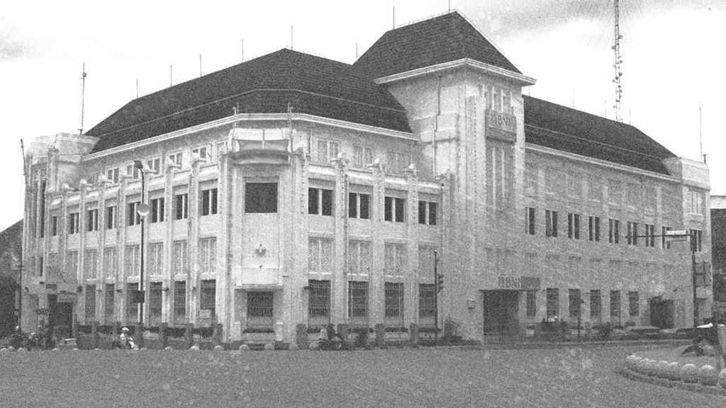 A.M. Sonneveld, mantan perwira KNIL, curi 122 ribu gulden uang nasabah