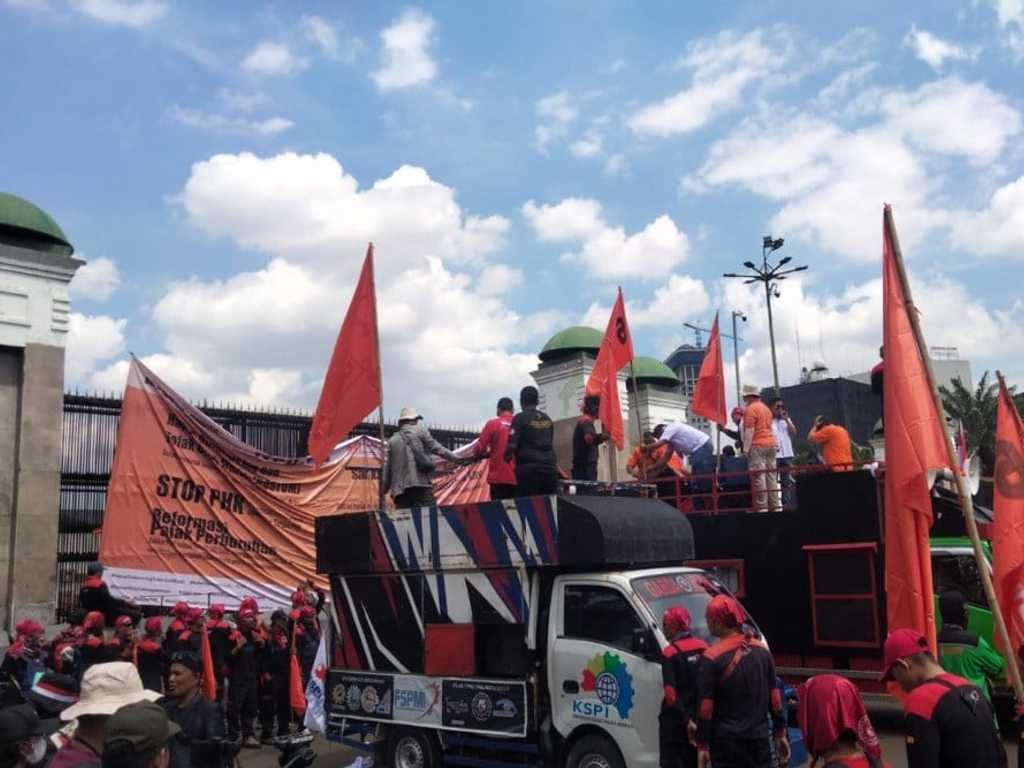 Said Iqbal Sindir Keras: Gaji DPR Rp100 Juta, Prabowo Pangkas Anggaran!