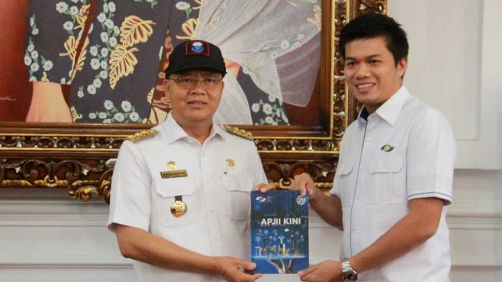 Search image article