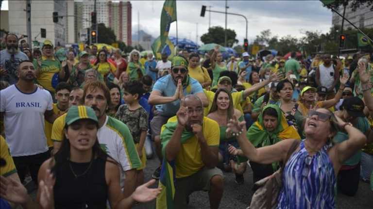 Bolsonaro Terancam 43 Tahun Penjara, Ribuan Pendukung Turun ke Jalan Bela Eks Presiden
