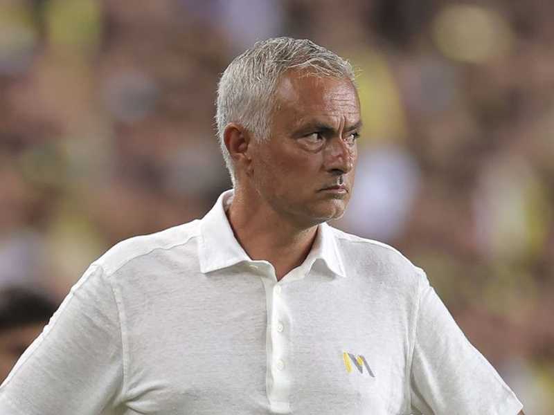Jose Mourinho negosiasi untuk kembali melatih Benfica