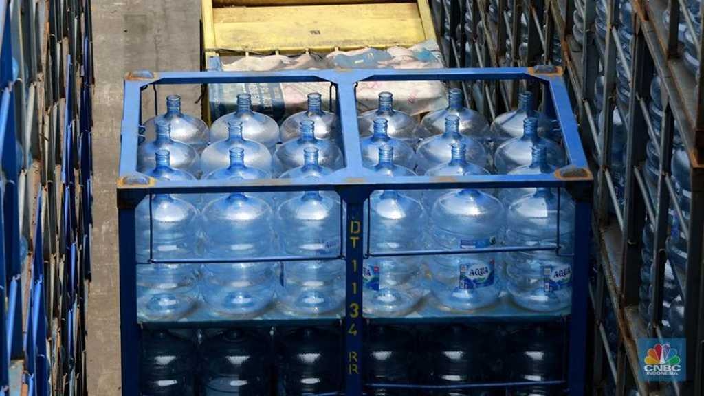 Menteri LH Peringatkan: Pengambilan Air Akuifer Aqua Ancam Lingkungan Serius