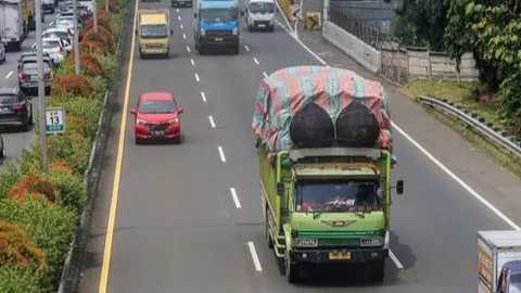 Kemnaker Tetapkan: Angkutan Barang Wajib Dua Sopir, Jam Kerja Maksimal 8 Jam