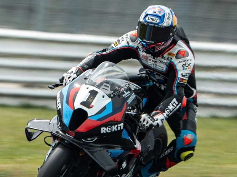 Toprak Razgatlioglu Sabet Kemenangan Dramatis di WorldSBK Prancis 2025