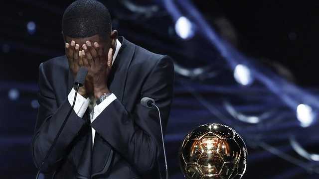 Ousmane Dembele raih Ballon d'Or 2025, tampil emosional di Paris
