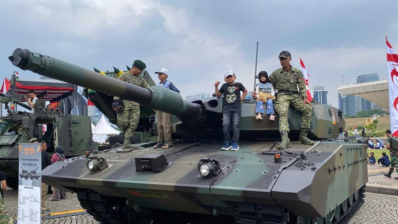 TNI AD pamerkan Tank Harimau baru di Monas