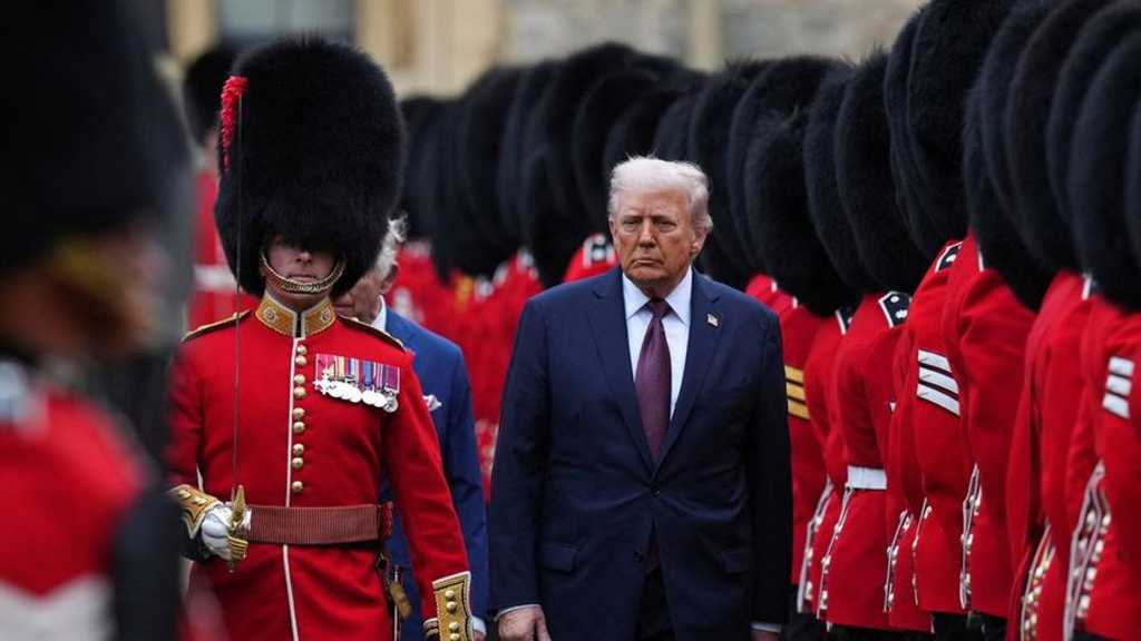 Trump isyaratkan cabut izin jaringan TV setelah ABC tangguhkan acara