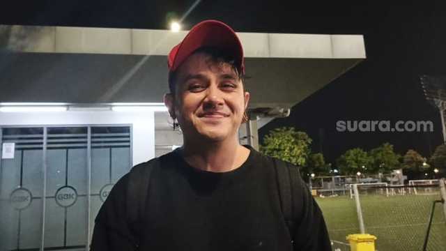 Vicky Nitinegoro santai tanggapi komplain porsi dan dugaan makanan sisa di warungnya