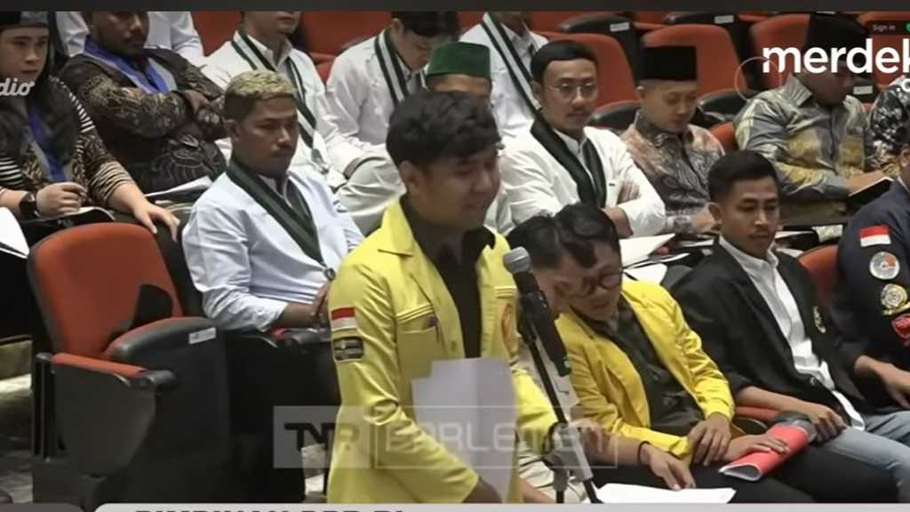 Suara Bergetar Ketua BEM UI Kecewa Prabowo Tuduh Demo DPR Makar