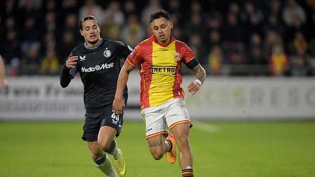 Aksi Solo Dean James: Bek Timnas Indonesia Cetak Gol Indah, Go Ahead Eagles Menang