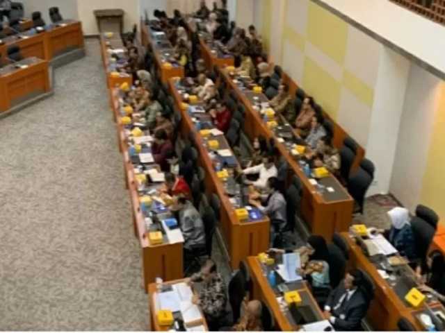 Proyek PDN Molor Parah, DPR Desak Komdigi Percepat Demi Layanan Publik