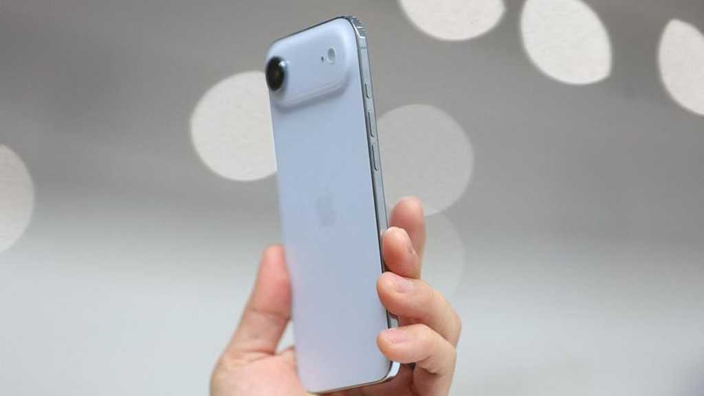 Peluncuran iPhone Air di China terhambat regulasi eSIM