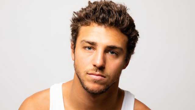 Tanner Zagarino Gabung Drama NFL Hulu Bareng Christopher Meloni