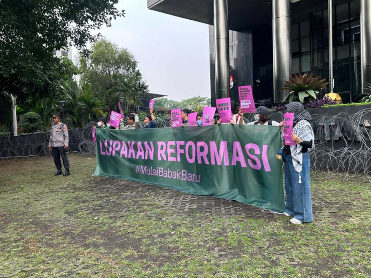 Search image article