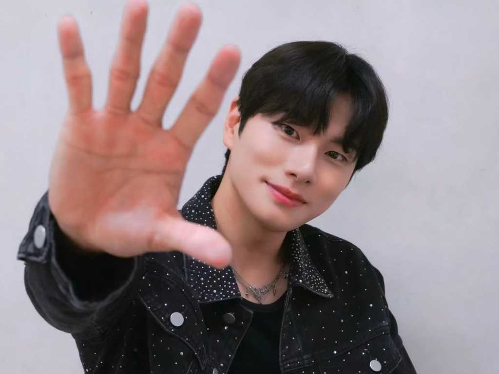 Lee Yi Kyung Dituding Kirim Chat Cabul, Agensi Siap Tempuh Jalur Hukum