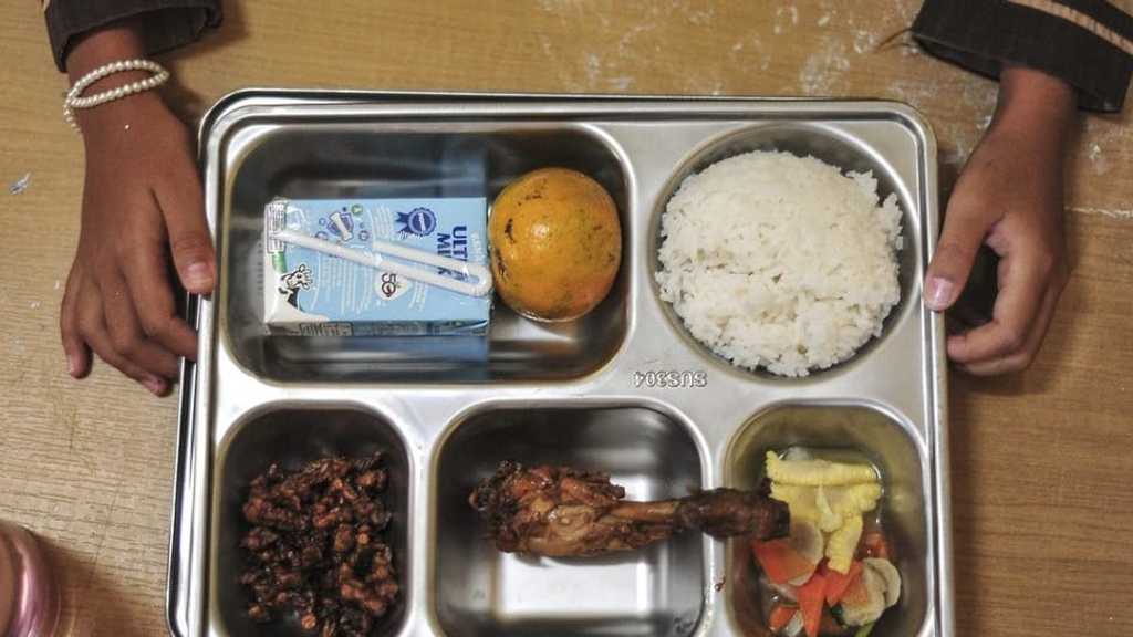 Ratusan siswa di Bandung Barat keracunan usai santap makan gratis