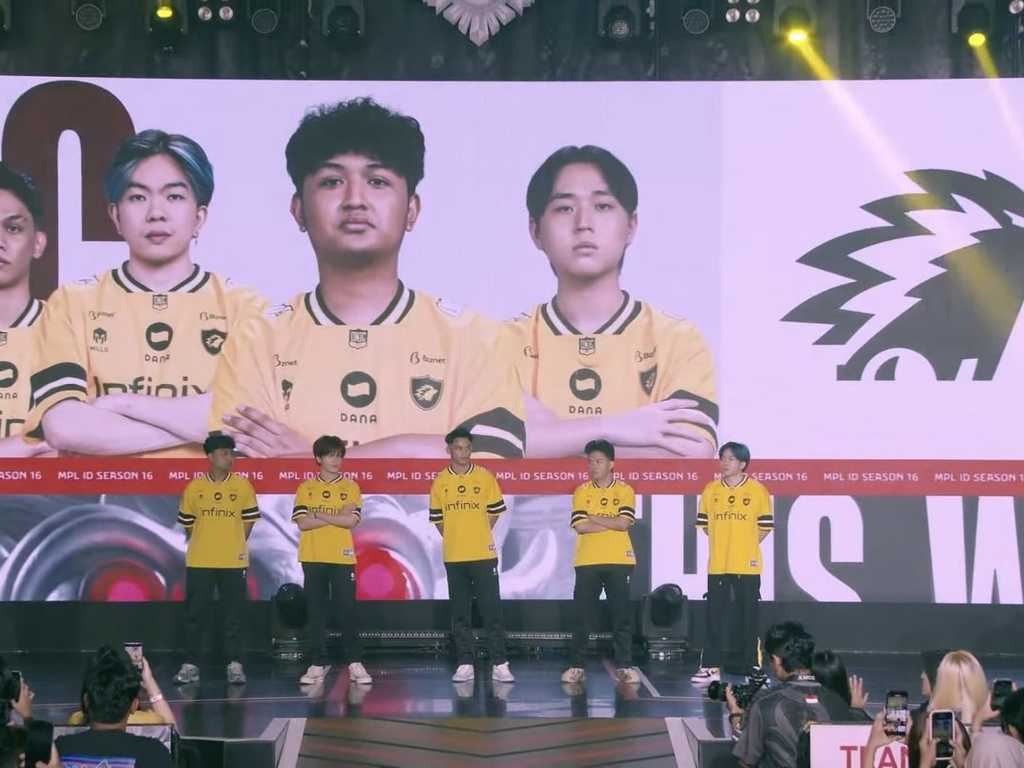 Onic Tak Terkalahkan di MPL ID S16, RRQ Hoshi Terancam Gagal Playoff