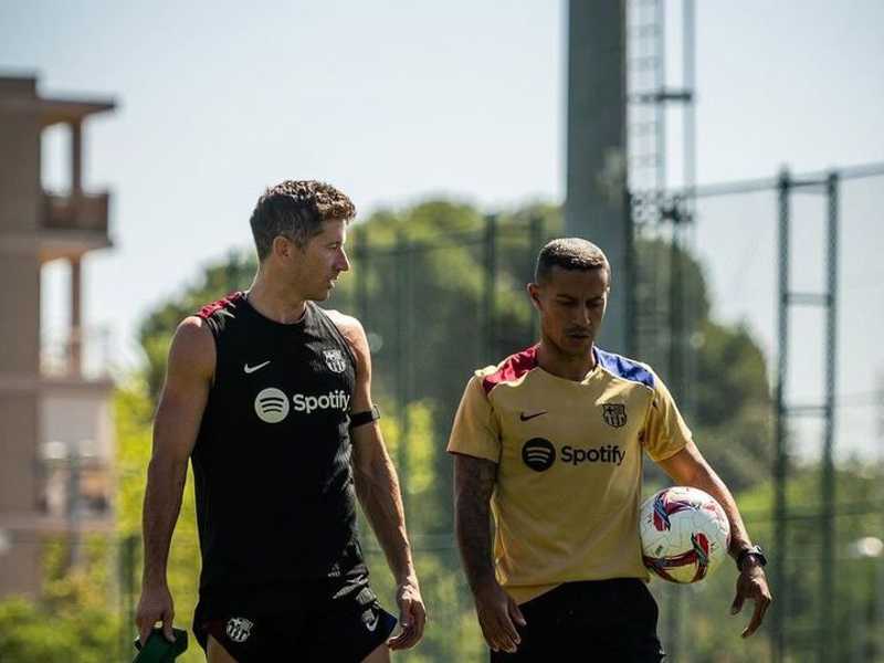 Thiago Alcantara Resmi Kembali ke Barcelona, Peran Vital Asah Gelandang Muda Flick