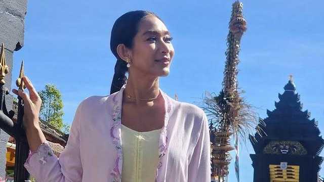 Happy Salma Betah Perawatan, Sampai Lupa Makan Siang di Klinik Baru