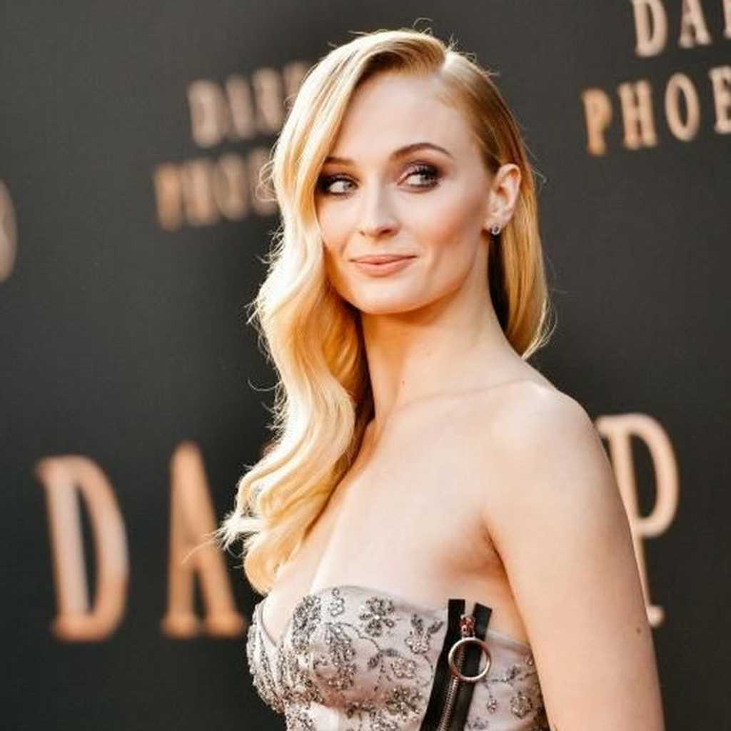 Resmi! Sophie Turner Jadi Lara Croft di Serial Tomb Raider Prime Video Terbaru