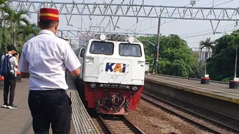 Tiket Kereta Api Desember 2025 Belum Bisa Dipesan, KAI Lakukan Pembaruan Jadwal