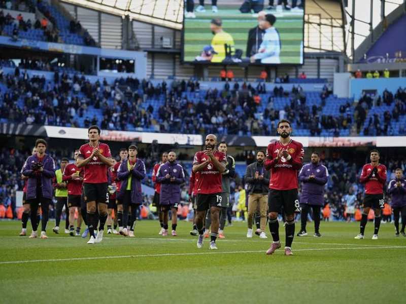 Gary Neville peringatkan MU: Tren negatif harus segera dihentikan di EPL 2025/2026