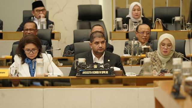 Anggur Sianida Lolos ke Program MBG, DPR Soroti Pengawasan Impor