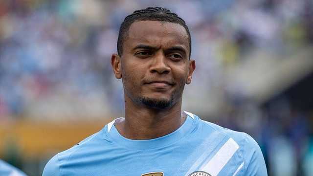 Akanji Ungkap Alasan Nyeleneh Pilih Inter: Jersey Vieri & Pacar Kakak Fans Berat!