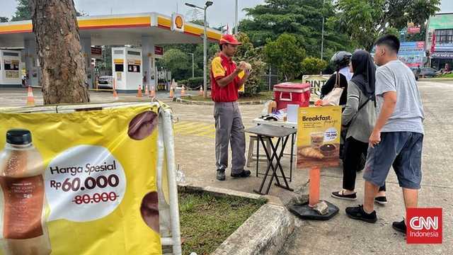 SPBU Shell di Jakarta jual camilan imbas kelangkaan BBM