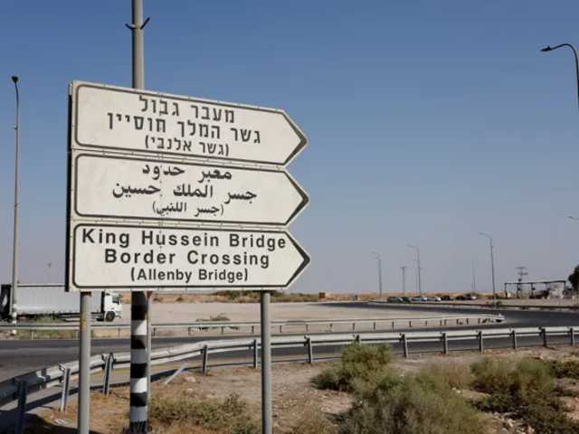 Israel tutup satu-satunya lintasan internasional Tepi Barat