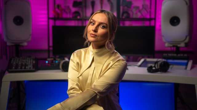 Louis Theroux Garap Dokumenter Girlband untuk BBC