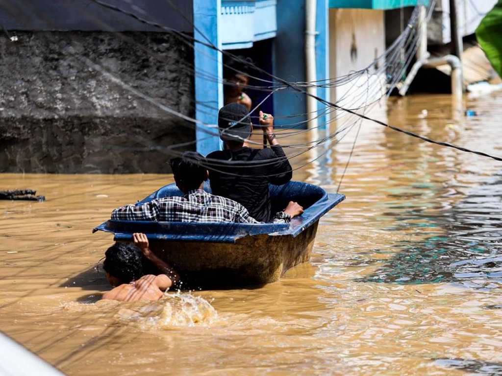 BNPB: Banjir Besar Landa Lumajang dan Tolitoli, Ratusan Rumah Terendam