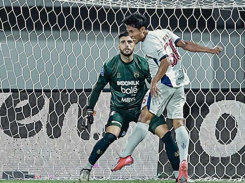 Persita Tangerang menang dramatis 2-1 atas Persijap, Hokky Caraka cetak gol perdana