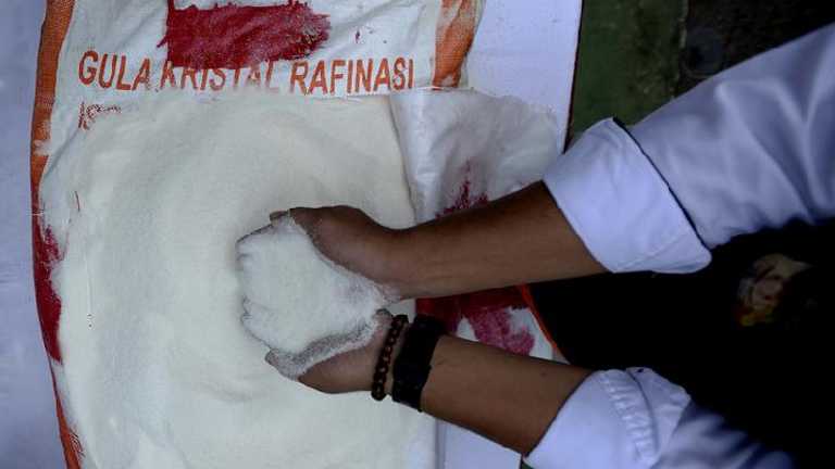 ID Food: Peredaran Gula Rafinasi di Pasar Rumah Tangga Lesukan Penjualan