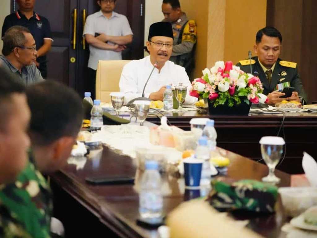 Gus Ipul Ajak Masyarakat Hening Cipta Serentak Peringati Hari Pahlawan