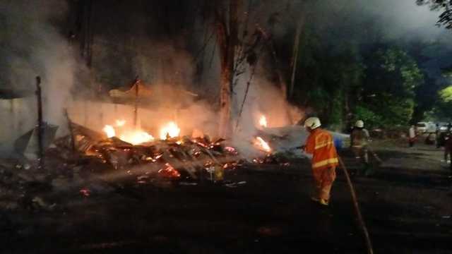 Tragedi Kebakaran Warung Jakut: Kakek Tewas, Nenek Terluka