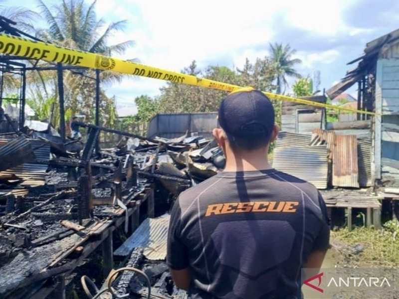Dua Tewas dalam Kebakaran Banjarmasin di Teluk Tiram
