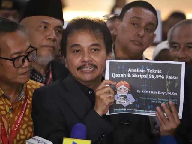 Kasus Ijazah Palsu Jokowi: Polisi Umumkan Hasil, Pengacara Tegaskan Fokus Utama