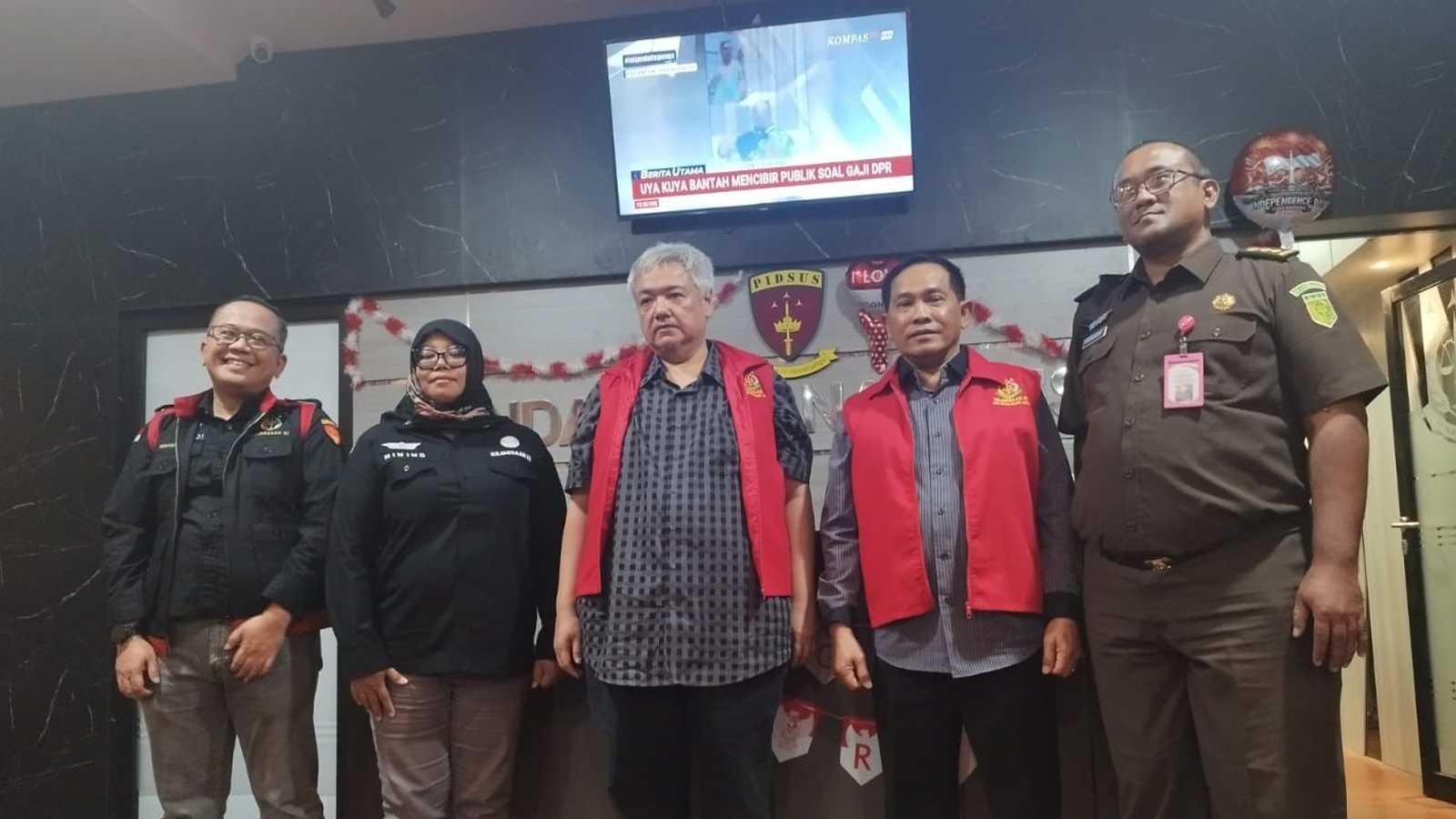 Search image article