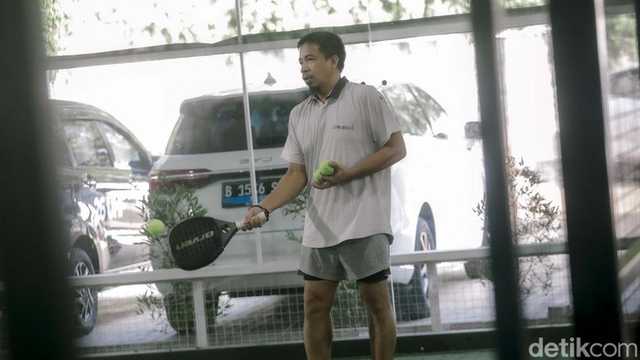 Padel: Teknik Servis Efektif untuk Tekan Lawan