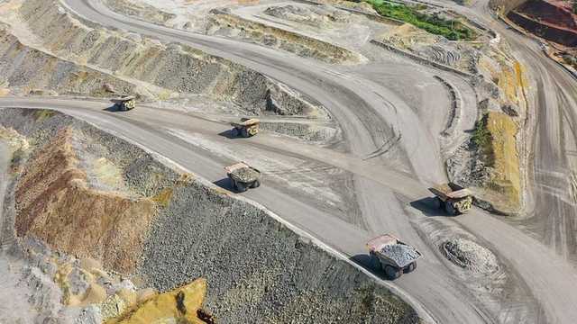 Amman Mineral Berbalik Rugi Rp 2,96 T, Penjualan Anjlok 78% di Q3 2025