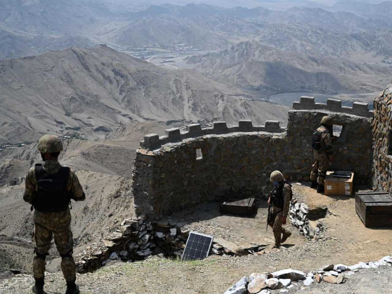 Perbatasan Pakistan-Afghanistan Membara: Puluhan Tentara Tewas dalam Bentrokan Sengit